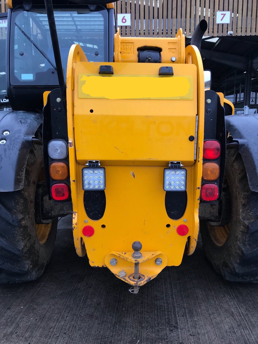 njagservices's tweet photo. Some LED reversing lights fitted to a JCB telehandler #njledlighting #njagriculturalservices #JCB https://t.co/IweSruDILa
