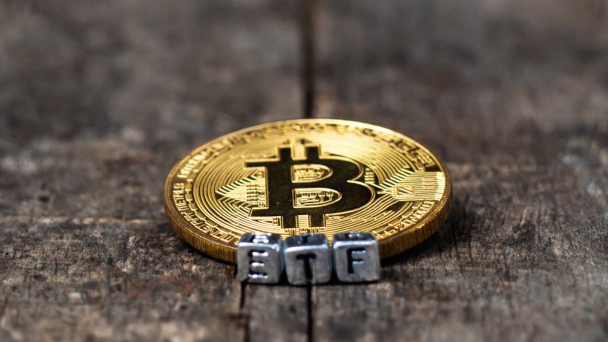 robinhoodxchain's tweet photo. SEC Commissioner: Future Cryptocurrency ETF “Definitely Possible”

READ MORE: https://t.co/kn1OAHeAsL https://t.co/w4WuaebYAp