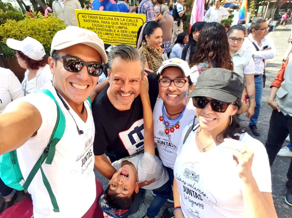 cihuautlaorg's tweet photo. La familia Cihua crece cada día más, gracias por el apoyo de cada una, por caminar y marchar en #NosQueremosSeguras en Puebla. Hoy #TodasXNosotras por el #DíaNaranja #DíaContraLaViolenciaDeGénero https://t.co/esTrhQ0HUW