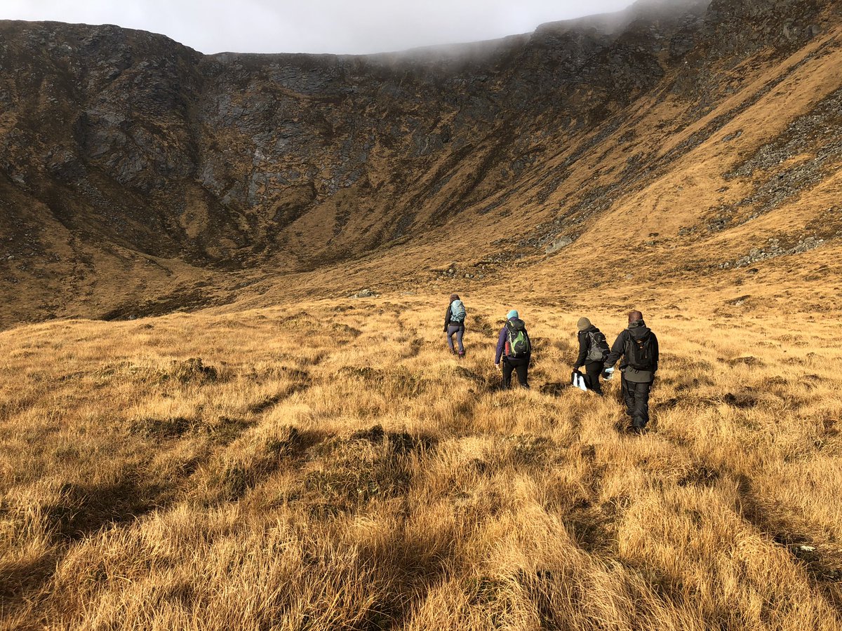 Hiking on Achill above lough Acorrymore. Assisting MS2 training with @terrafirmaclub #winterhiking #hikingireland #visitmayo #wawpics @IrelandWalking @WAWHour