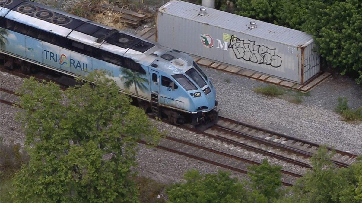 Man struck and killed by Tri-Rail train in Dania Beach bit.ly/2PTznzK https://t.co/nCKmXfrRiq