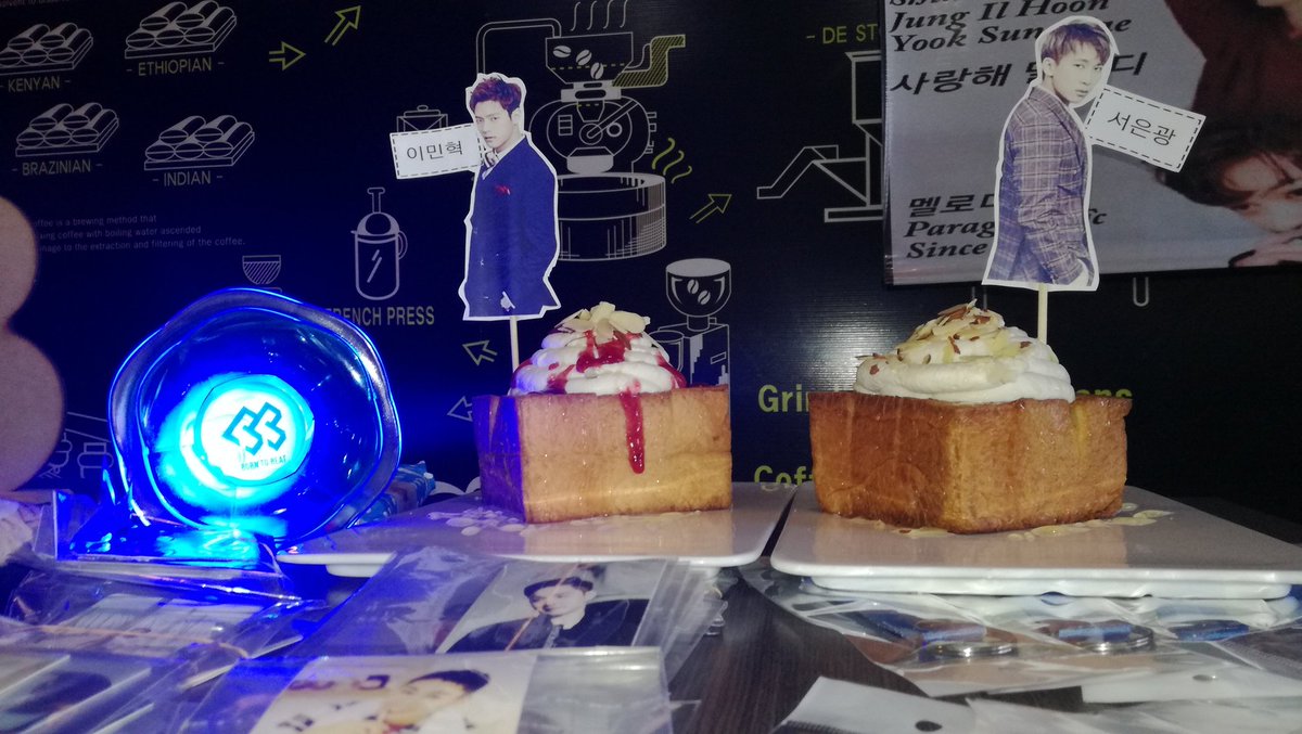 sora_bea's tweet photo. Asรญ es como estaba el staff de #BTOB #PARAGUAY celebrando su รบltimo evento del aรฑo ๐
๐๐๐๐
El cumpleaรฑos de los miembros mayores de BTOB #Eunkwang ๐ #Minhyuk
#Melody #MelodyPy https://t.co/UZXU7ayChd