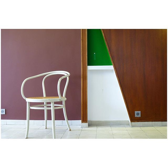 ffredericc's tweet photo. Pardon
. .
#paris #lecorbusier #appartementlecorbusier #corbu #minimal #architecturemoderne #styleinternational #leica #leicax2 https://t.co/St1DuFBmeh https://t.co/4JoVSjV8ko