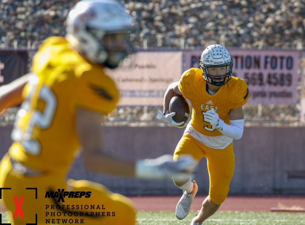 ChrisFehrmPhoto's tweet photo. 🏈MaxPreps Action Photos @CHSAA 3A Football Semi-Finals @ErieTigersFB vs @east_eagles11 
(Pro Action Images Available at https://t.co/BREbK01hLq )
@ErieHSAthletics
@PuebloRdoSports
@ColoHSFootball
@BoCoPreps
@PuebloEastDECA
@ErieTigerNet
@ChieftainPreps
#copreps https://t.co/wnxDagBhnc