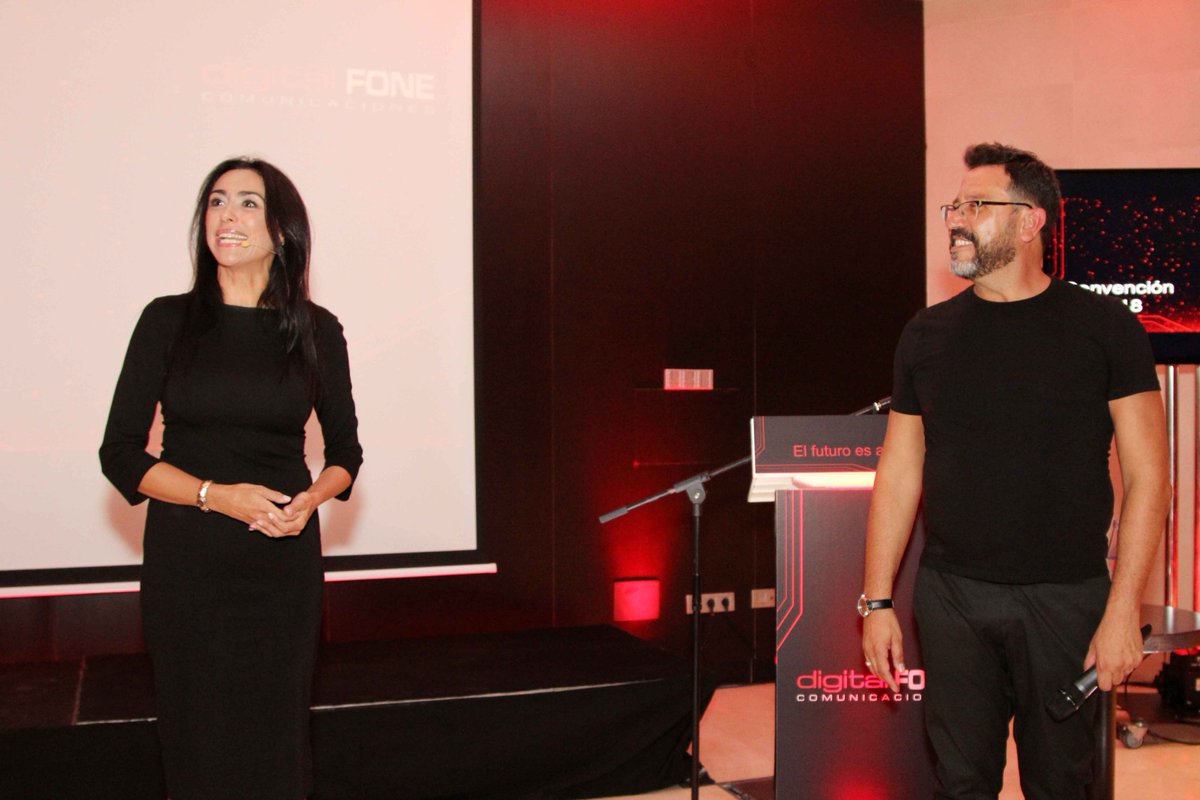 canarias_digi's tweet photo. Digital Fone Comunicaciones celebra su Convención 2018, presentada por Esther Gómez y Juan Antonio Cabrera, fantástica noche con un gran equipo humano 👏👏😊 #vodafonecanarias #digitalfone https://t.co/20vFXWvnBx