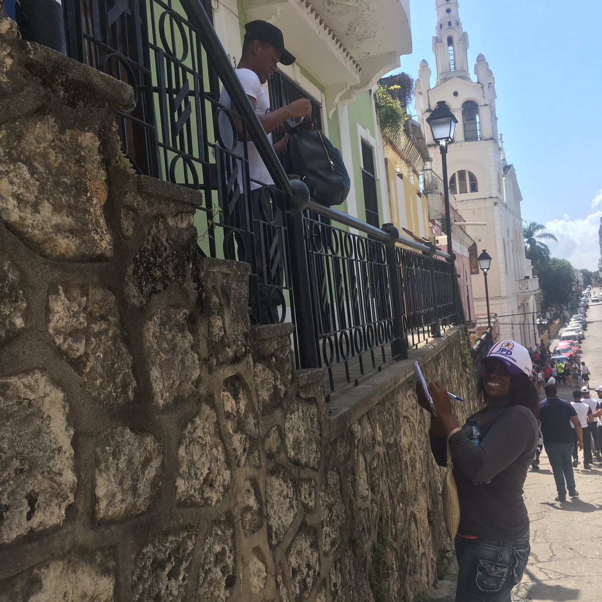 FuerzaActivaLF's tweet photo. Hoy 25/11/18, estuvimos realizando un #EsfuerzoConcentradoLF y #CaptacionDeJovenesDespiertos en los sectores de Santa Bárbara y San Miguel de la #ZonaColonial .
#NoHayMarchaAtras #UnMillonYContando #EsfuerzoConcentradoLF #JuventudPeledeistaDespierta #SEL https://t.co/2FJw7X5U2y