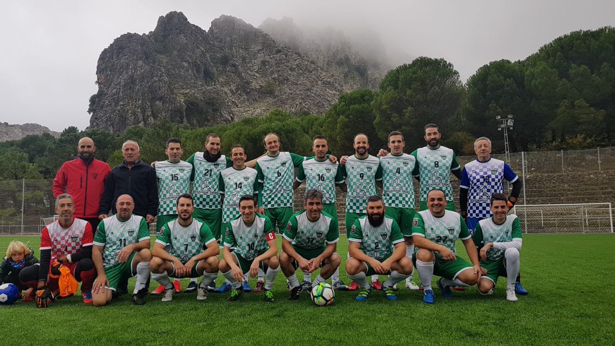 UDGrazalema's tweet photo. Los 3 puntos se nos escaparon en un partido pasado por agua donde se tuvieron varias ocasiones y la suerte no estuvo de nuestro lado! Seguiremos trabajando, no nos rendiremos. Gracias a la afición que a pesar de las inclemencias del tiempo, allí estaban apoyando. #UDGrazalema https://t.co/sR0bI1M34r