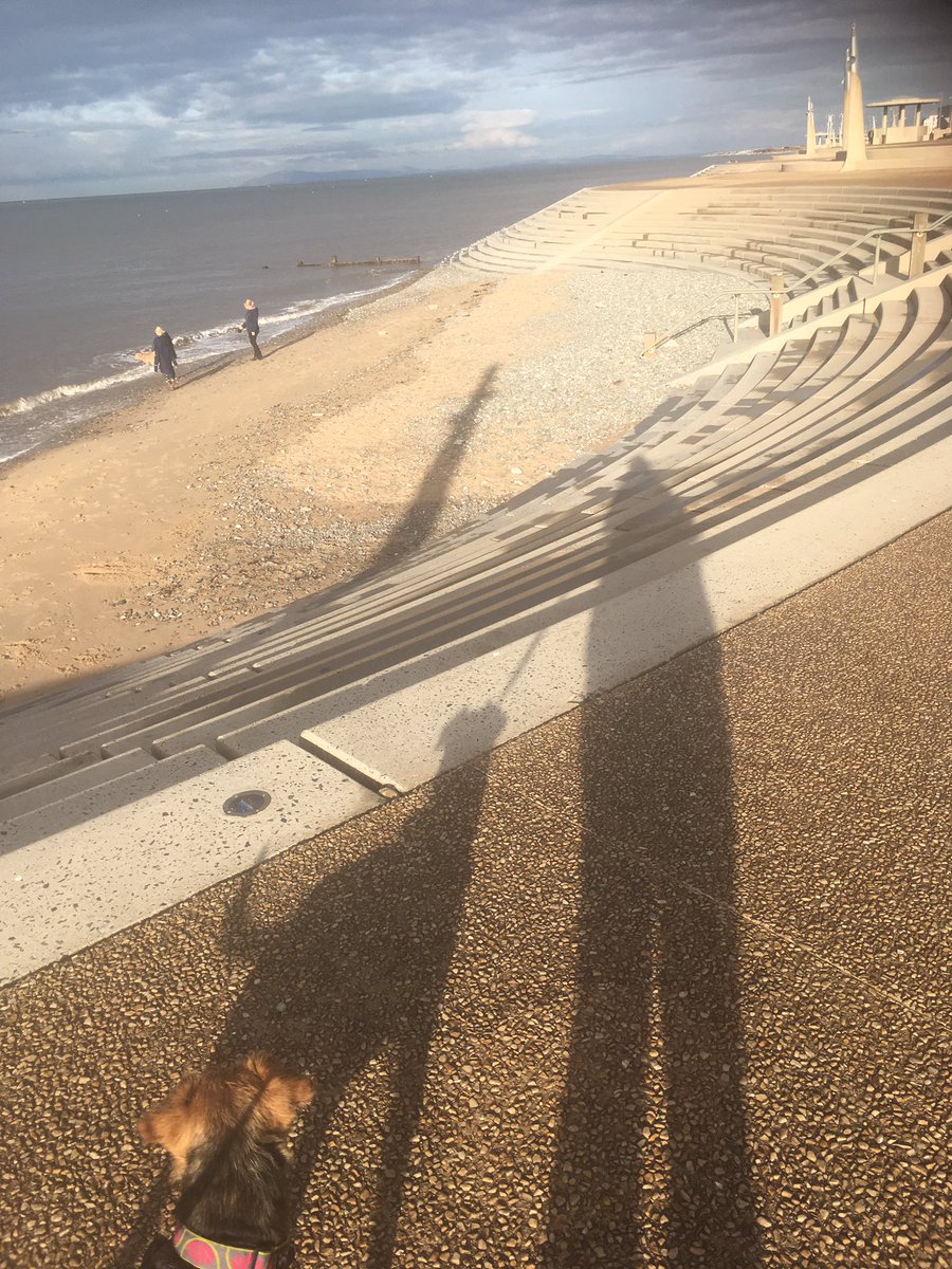 millie_bordert's tweet photo. Me x mum in sunny cleveleys near Blackpool ☀️ https://t.co/cW4dmQBxeN