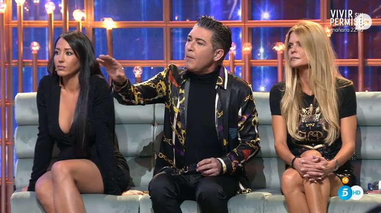 ghoficial's tweet photo. Parece que en plató esta noche también hay dos grupos. ¿Con cuál te quedas?

🔄 Miguel, Nagore y Belén
❤️ Makoke, Ángel y Aurah

#GHVIPDBT11 https://t.co/FNKUl25F2E