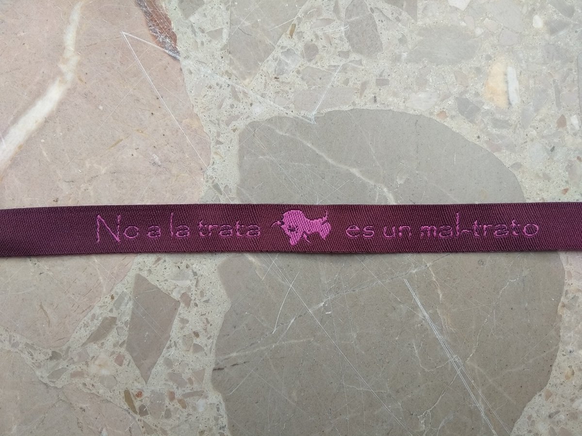 SalesGuada's tweet photo. Hoy día 25 de noviembre es el Día Internacional de la No Violencia contra la Mujer. El pasado viernes en nuestro colegio nos sumamos a la iniciativa y todos los alumnos de Secundaria se han puesto una pulsera como muestra de sensibilización #noalaviolenciadegenero #esosalgu https://t.co/uw8Qh2XiEm