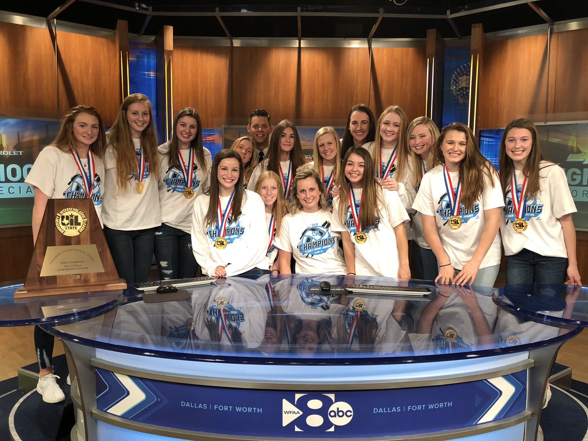 MikeLeslieWFAA's tweet image. As much fun as you can have with a team in studio — the 6A State Champion @fmladyjags are on the Chevy HS Sports Special tonight at 11.