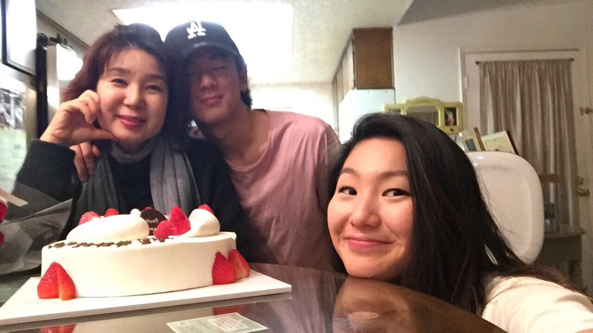 ericvkim's tweet photo. I never thought I would ever be posting something like this but my mom has been missing for over 24 hours and no one can get in contact w her. Her last phone location was in San Diego heading towards the border (3 hrs ago) if you see / hear anything please lmk. https://t.co/dwBHiqlDfY