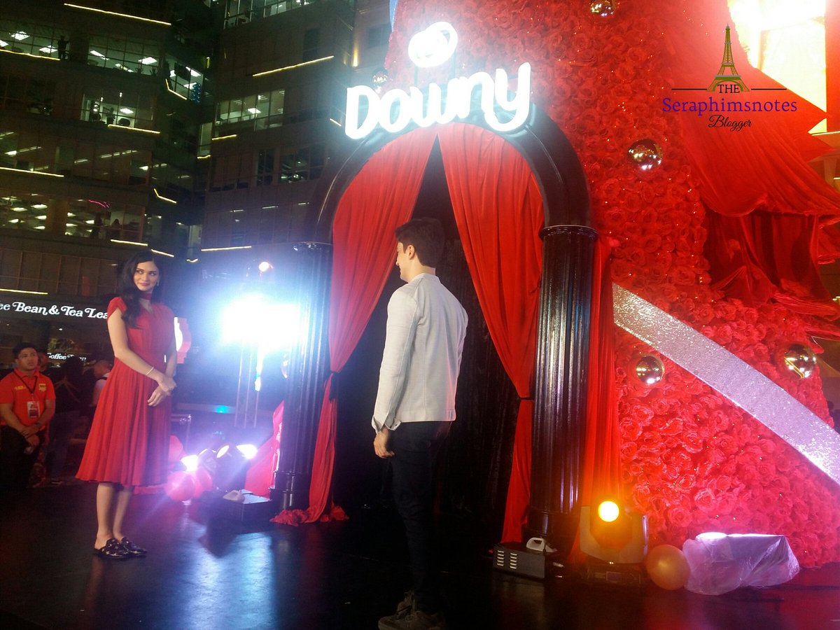 seraphimblue44's tweet photo. More hugs with this 2 sweet couple Marlon Stockinger and Ms.Pia Wurtzbach for #Spread100Hugs of #downy #seraphimsnotes #ChristmasHugs https://t.co/TvSm5VOz5H