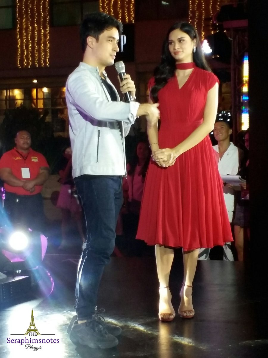 seraphimblue44's tweet photo. More hugs with this 2 sweet couple Marlon Stockinger and Ms.Pia Wurtzbach for #Spread100Hugs of #downy #seraphimsnotes #ChristmasHugs https://t.co/TvSm5VOz5H