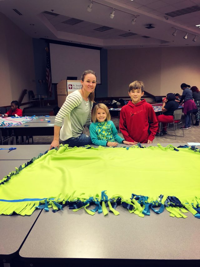 GoodsJune's tweet image. PROJECT SNUG was a success!! So many kiddos will have the coziest Christmas presents thanks to all who supported! I want to thank EVERY SINGLE volunteer!!! We made a lot of blankets and had a lot of fun today! I hope to see you all again next year!❤️💚❤️ #KJWHF #KIDZ @KJWhavefun