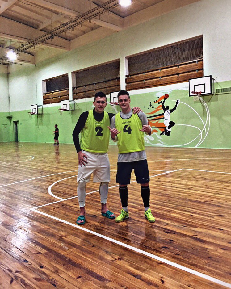 theonevalkov's tweet photo. Рабочие парни ⚽️🏆 https://t.co/zjZxGT61xY