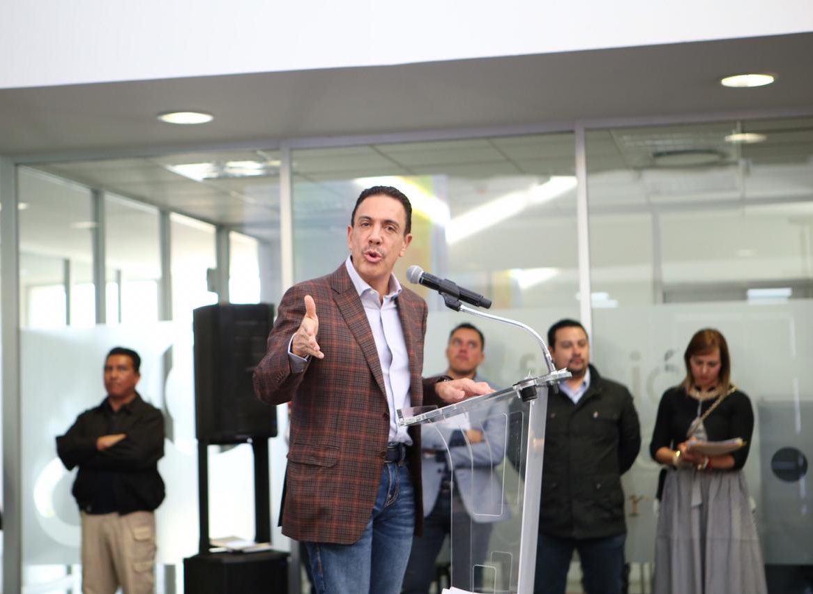 omarfayad's tweet photo. Hay que animar a los jóvenes para que participen en la investigación y se involucren en la ciencia. En Hidalgo queremos que nuestros jóvenes encabecen proyectos y puedan brindarle soluciones a la sociedad mexicana. #SincrotrónEnHidalgo https://t.co/goRiIjmv1X
