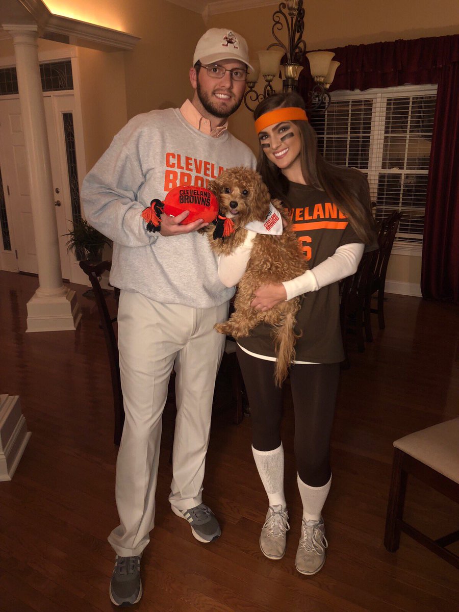 RyanTramel's tweet image. My wife says if you retweet this, she will allow us to name our kid “Baker” that’s due in June, but that’s the only way she will consider it. Do it for the kids, literally 😂 #Baker @bakermayfield