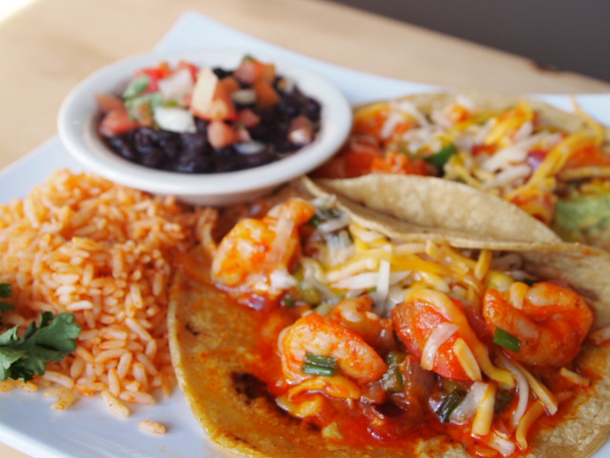 Sundays are better with shrimp tacos. 

#shrimp #tacotime #seainspired #oceansideca #swamiscafe
