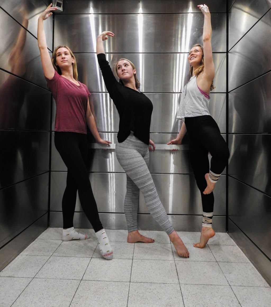 BUDanceProgram's tweet photo. Anyone else dance wherever they can- even if it's in an elevator? #budance https://t.co/80Tlt64jCa