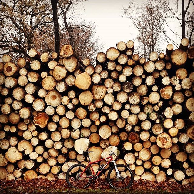 Today was our final ride to the most famous #ezelstalleke @cafecoureur in #Limburg.
During 4 years great stories have been told, crazy events have been created &amp; nice friendships have been made.
This will not be the end of the #veloromantiseur but the be… ift.tt/2BxCVib