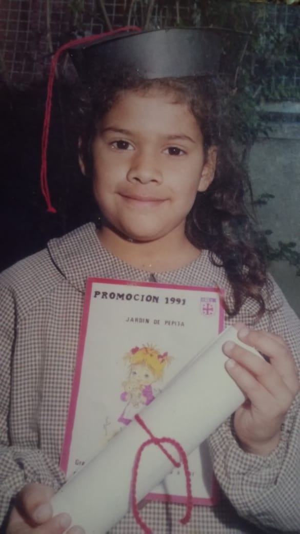 Dinito85's tweet photo. Hola gente, necesito de su ayuda. Me adoptaron en Formosa el 11 de noviembre del año 1985. (Mi mamá era paraguaya por lo que se). Me gustaría encontrar a mi mamá o hermanos. Adjunto dos fotos, una de cuando era una nena y otra de mas grande. Agradezco difusión. https://t.co/tAxdPc6zg2