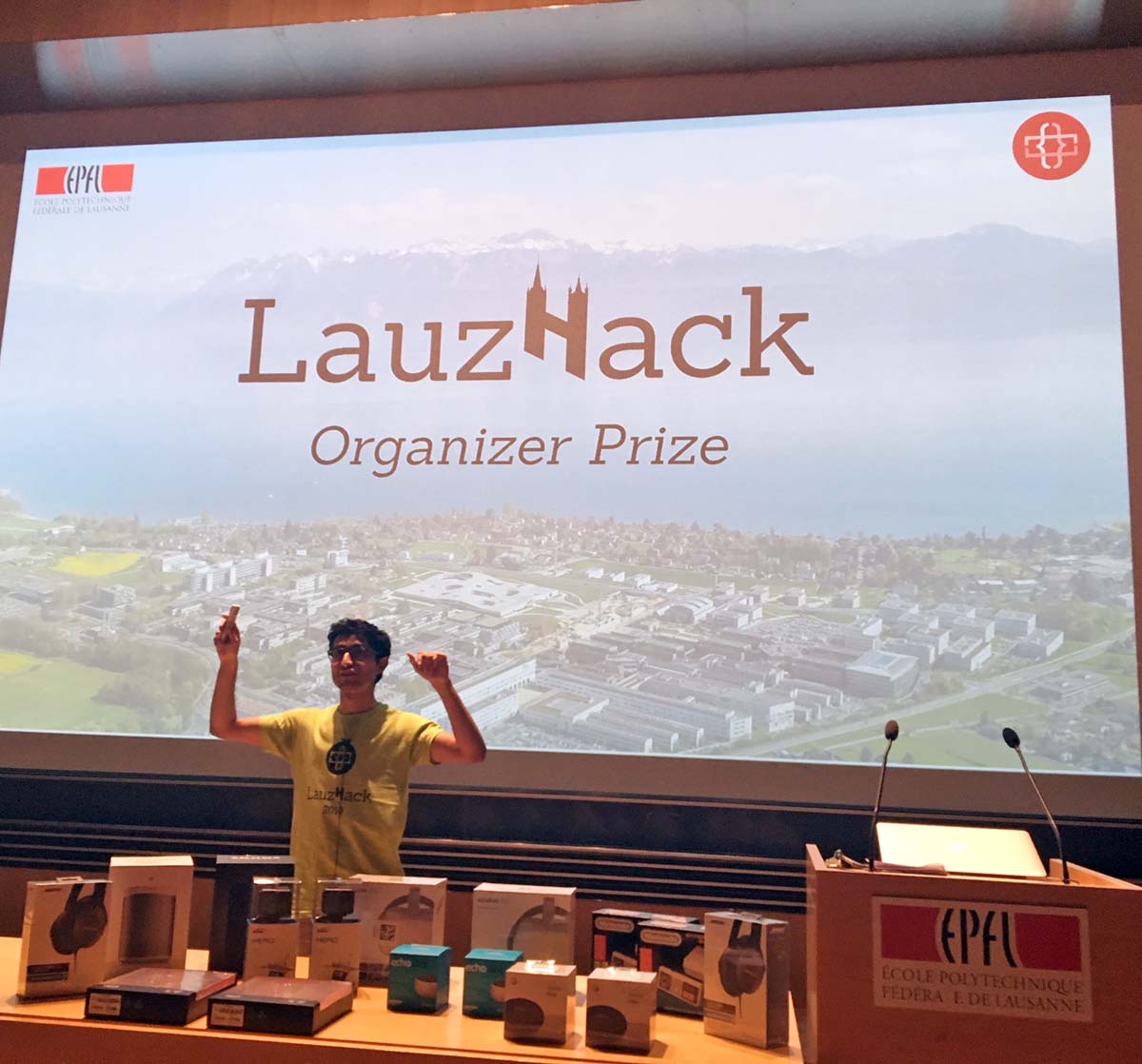 MartinVetterli's tweet photo. Closing ceremony of @LauzHack 2018 at @EPFL with lots of cool projects. Amazing what these teams realize in 24h! @EPFLevents @ICepfl @EPFL_en https://t.co/OlTseNeCG9
