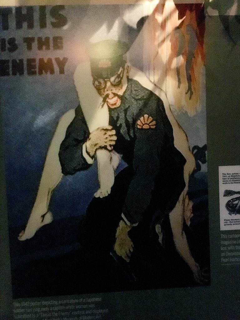 アメリカ視点の世界大戦展示なので、日中戦争などにはフォーカスしないで対独対日の展示が主。
日米プロパガンダの展示、シラミかフケと一緒に落としてる内容がいかにもな日本。アメリカのはこの時期はレイシズムも強いから、どうしてもそっち寄り… 