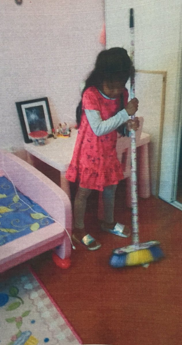 MlleWinter's tweet photo. Getting our #dpaeveryday in on the weekend by helping sweep the floor! @Mandela_PhysEd @MandelaPS #MOVEmber #novdpa #mandelapride π§Ήπ https://t.co/AqLP5Wd3Cp