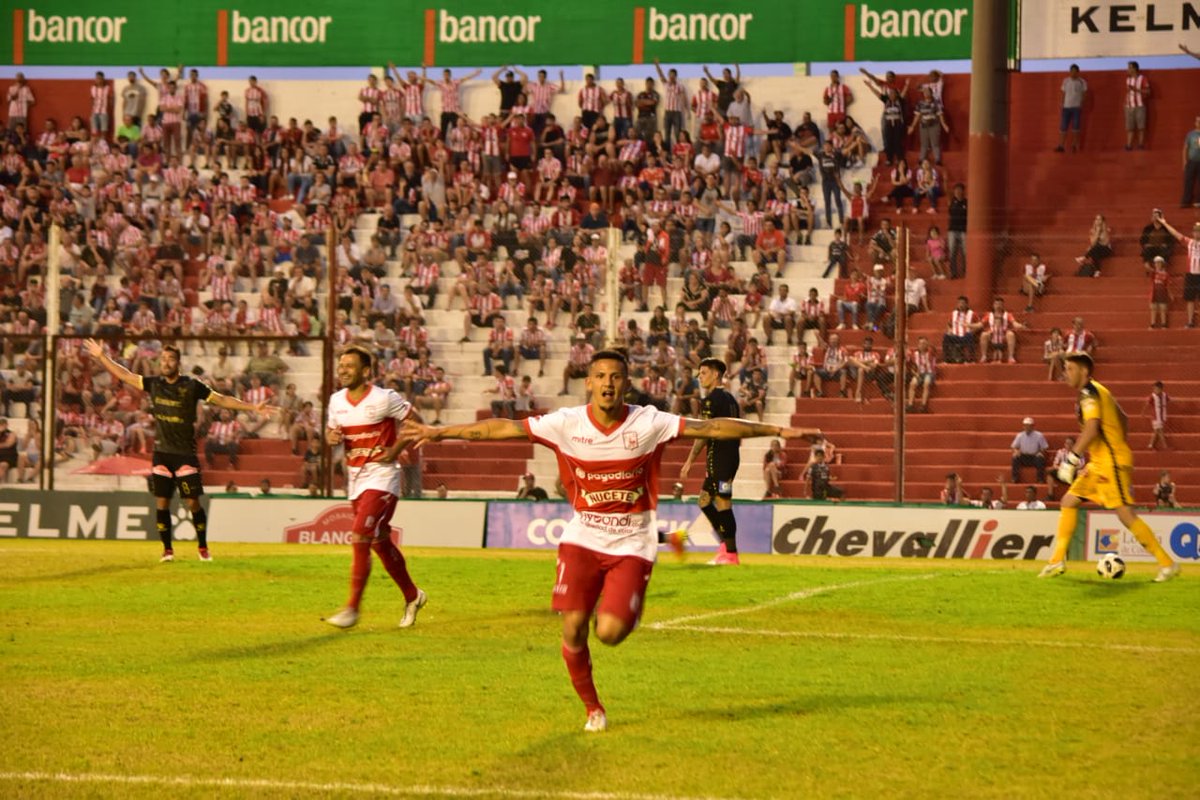 depmoronoficial's tweet photo. #INSXMOR | Gran partido de #Mendieta. Autor de los 2 goles del Gallo en lo que va del partido. en 10 minutos del ST gana #Morón 2 a 0
#Instituto 0 - 2 #Morón
#JuegaMorón ❤️ https://t.co/BKzAOnu2Xw