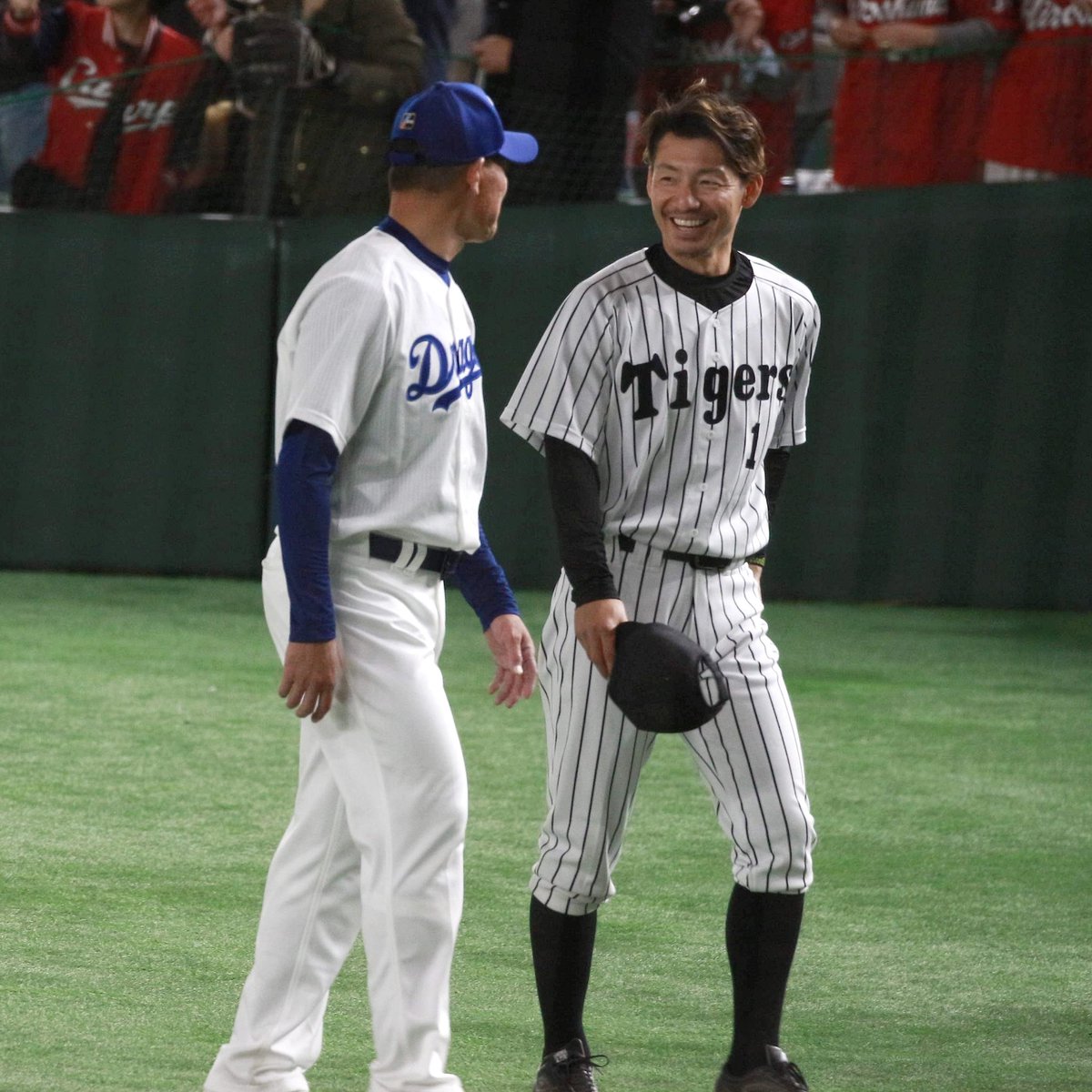 Y Photo En Twitter うちのところの前キャプテン 元キャプテンがめっちゃかっこいいから見て 威圧 18 11 24 プロ野球名球会 名球会ベースボールフェスティバル18 東京ドーム 阪神タイガース Hanshin 中日ドラゴンズ Dragons 福留孝介 鳥谷敬 T