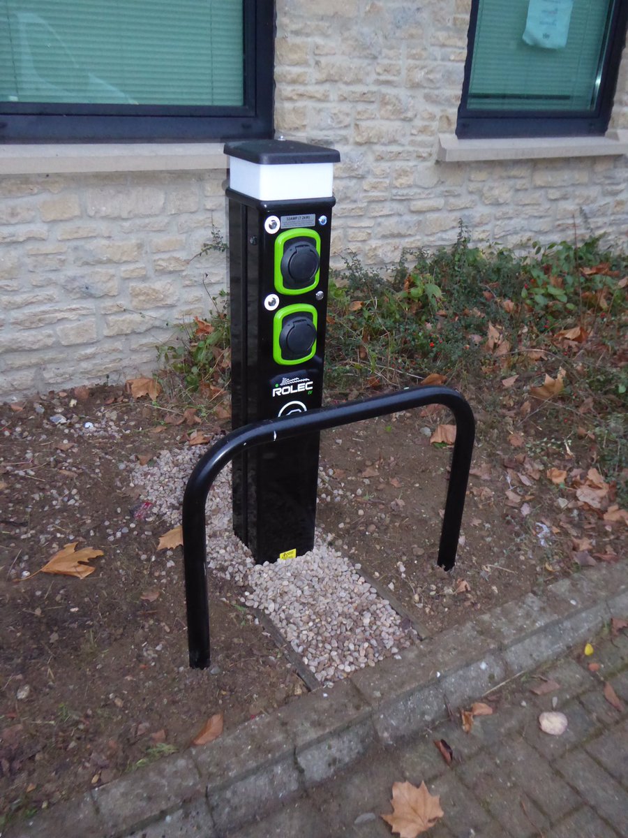 Connect UK carried out our latest Rolec EV charge unit yesterday. A twin 32amp basic charge pedestal installed through the work place scheme