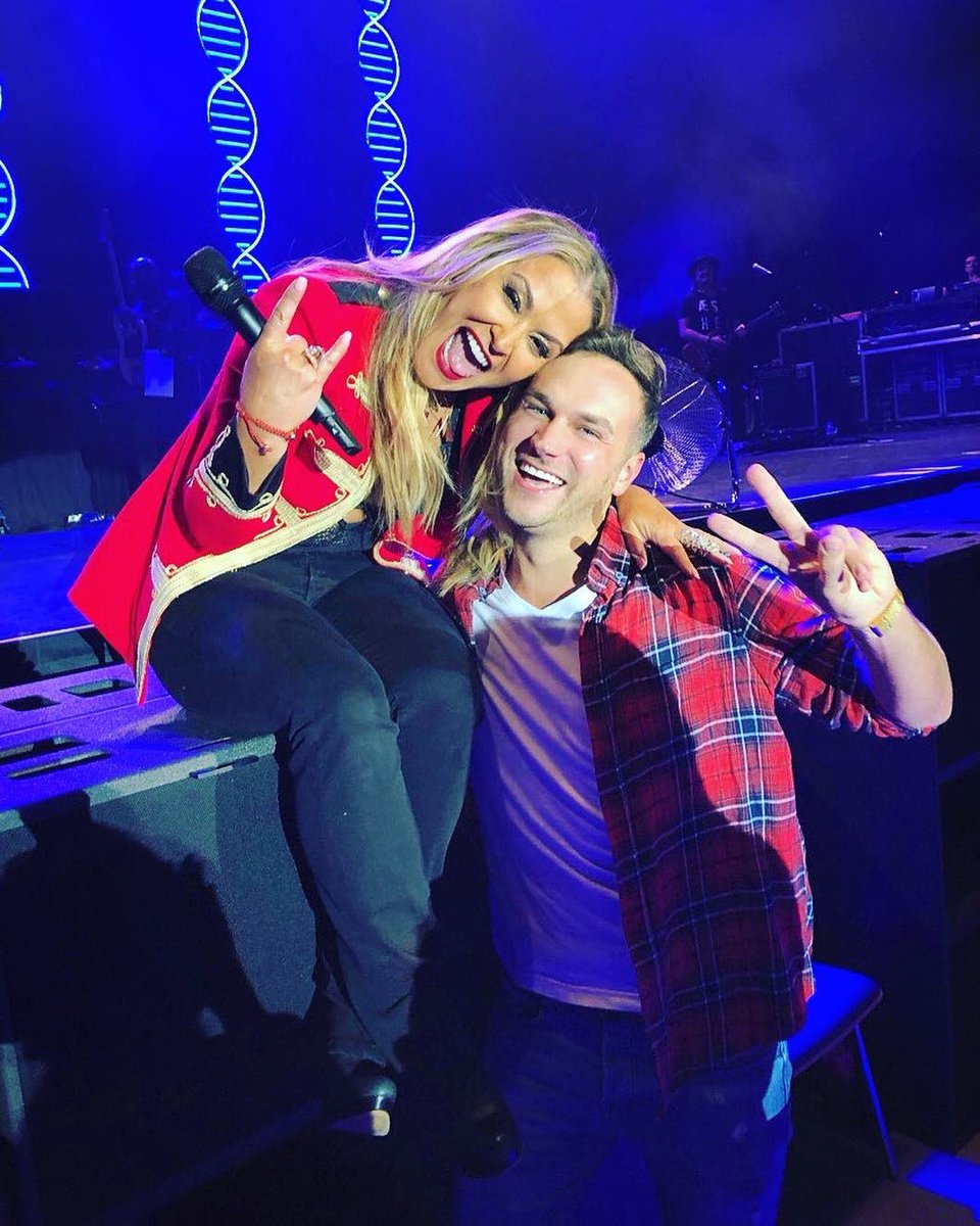 COFAPT's tweet photo. ✨ #EvolutionTour November Recap!

Did you miss the latest concerts of @AnastaciaMusic? Choose the location and read all about each one: https://t.co/ShdJUfgjnw

🇫🇮 Vantaa
🇳🇴 Oslo
🇳🇱 Tilburg 
🇩🇪 Lübeck
🇩🇪 Leverkusen
🇩🇪 Lingen 
🇧🇾 Minsk
🇷🇺 Moscow https://t.co/QyRi8UivZe