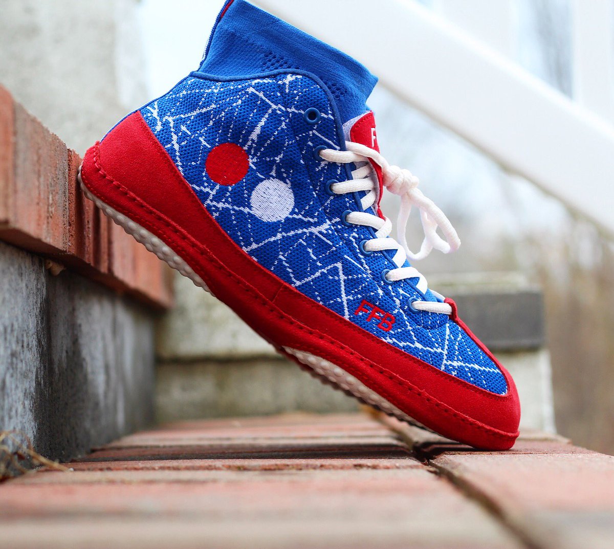 Wrestle Boutique x Funky Flickr Boyz

The shoe we’ve all been waiting for... 

“LIKE” and “RT” if you want a pair!

#StayFunky ⚪️🔴