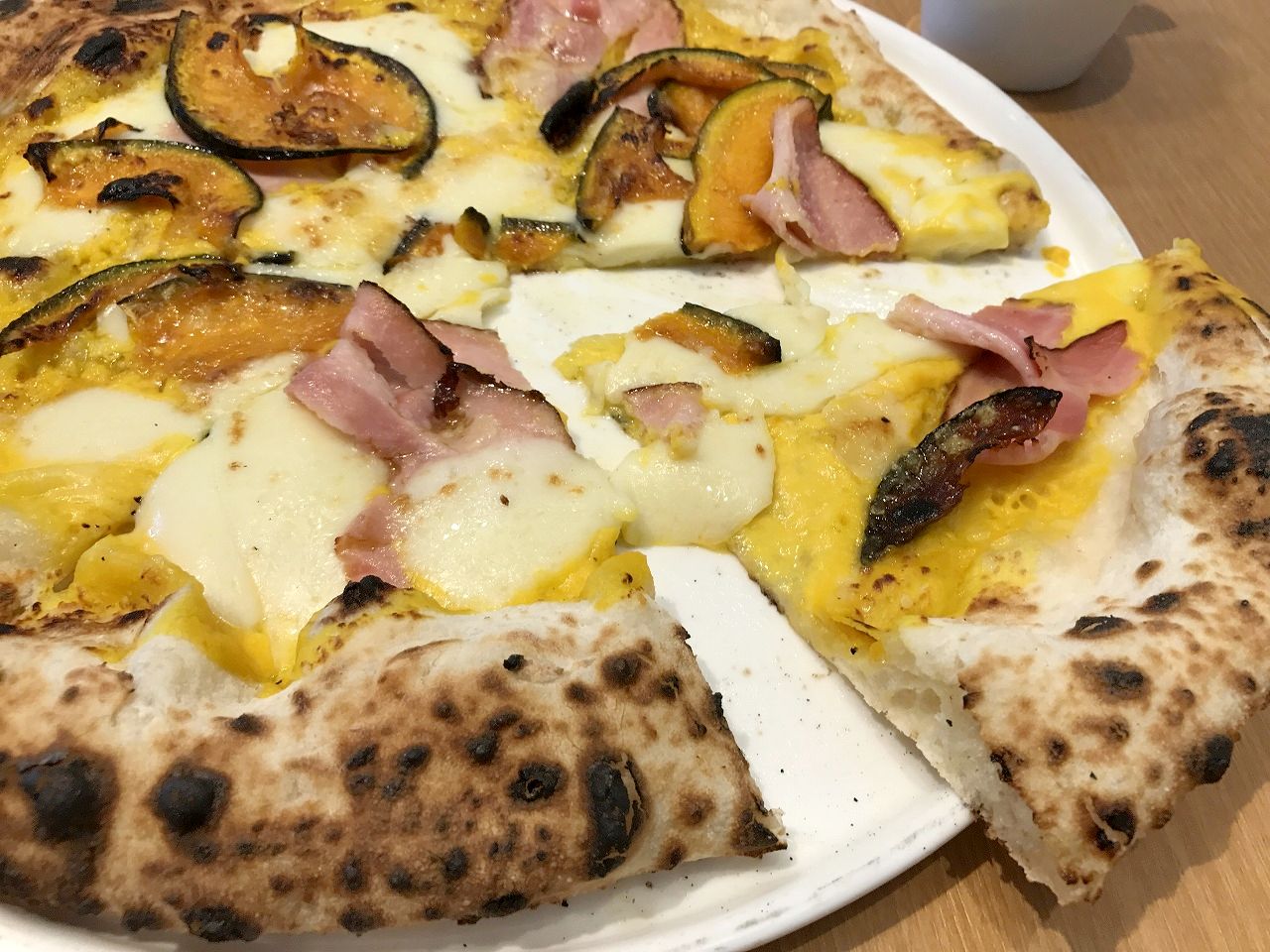 だっちん ブログ ミシュランごっこ 運営者 グランフロント大阪のターナ ラ テラッツァでピッツァランチ グランフロント内において石窯が設置されてる S ﾟdﾟ という本格派です 詳細はブログでどうぞ T Co Wrwy5iuw3h 大阪グルメ