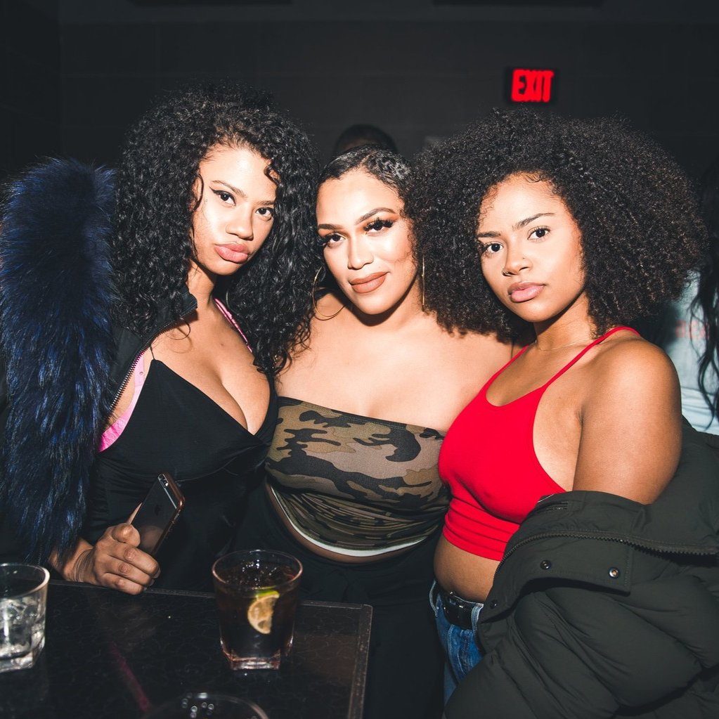 😎😎
#ithappensatnight 
Photo by @amrinprasad