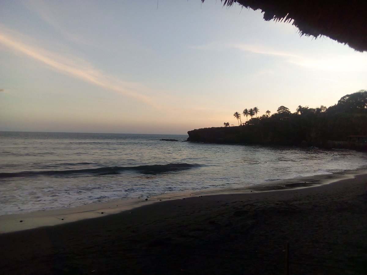 ralebace's tweet photo. Atardecer guanaco en la playa. Se los regalo ¡Disfrutenlo! #IRefuseToGoBack https://t.co/znV6u0rCtk
