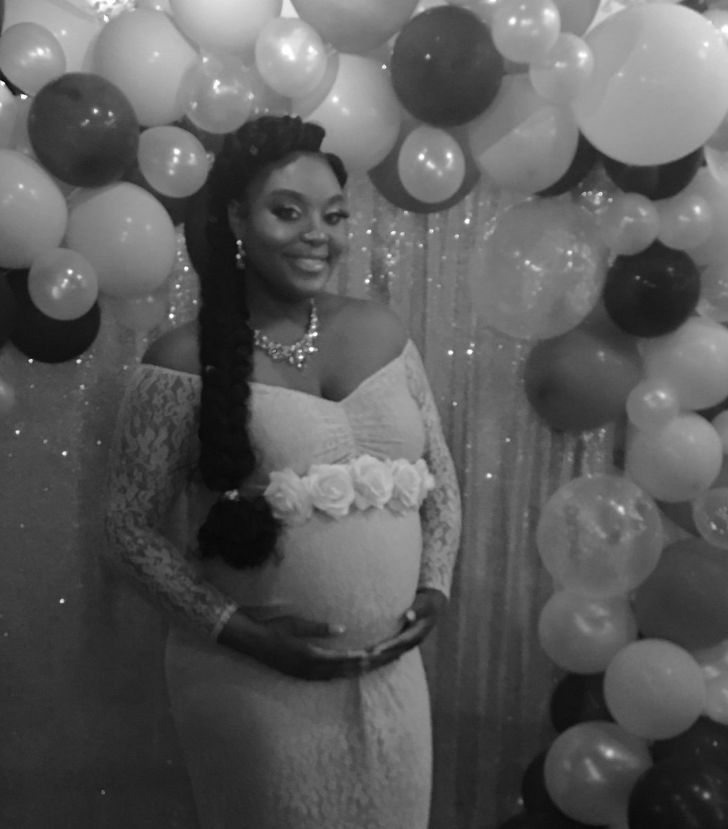 nicheleknight's tweet photo. Just a glimpse of Mommy to Be in a few days ๐ #Lead2F18 @drcriss_salinas https://t.co/La6dna3uQw