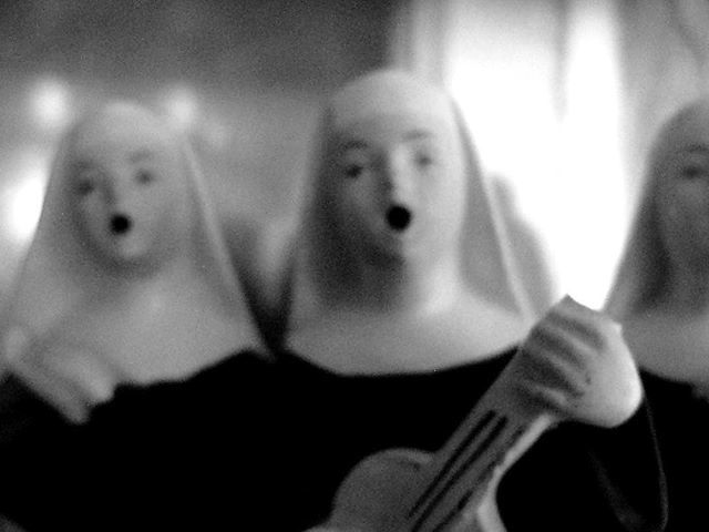 Singing nuns.. we had the record when I was a kid (The Singing Nun) ..found this music box years ago in a Nashville thrift store ..plays the smash hit ‘Dominique’ .. photo by Harv Hallas ift.tt/2Sfsohh