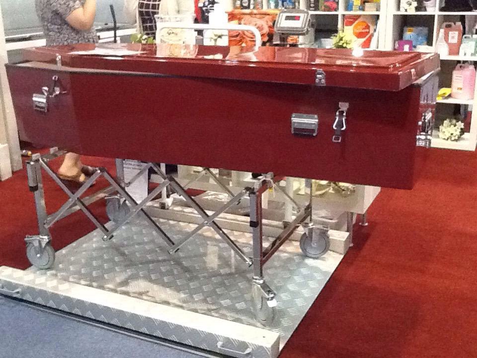 Mortuarysupply's tweet photo. 🌹Rose house funeral supplies
Specialist equipment for use within the funeral profession. For a copy of our latest catalogue
https://t.co/F6ZjHpKbib
Info@rosehousegroup.co.uk
☎️ 01283 819922
#bariatric #removalShell #coroners #repatriation #cremation #funeralProducts https://t.co/L5sy47HmHm