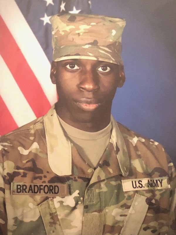 NaturallyMoi1's tweet photo. Black Man Killed by Police During Alabama Mall Shooting was Mistaken as Suspect https://t.co/c5K46qunke https://t.co/2eSTMCnaOc