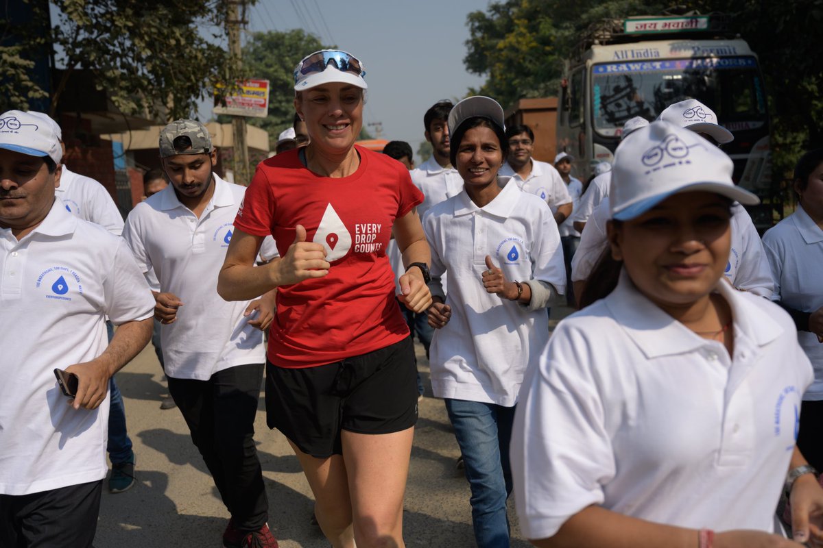 minaguli's tweet photo. Running can sometimes be lonely so I’m extremely happy to be joined by water supporters in India! Running together for water and making sure #EveryDropCounts #RunningDry 👊💦 https://t.co/xAuMDcVrEt