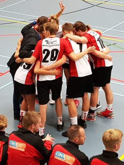 OWK 2 wint alle helften
Wedstrijdverslag: CSL 2 - OWK 2

kvowk.nl/teams-competit…