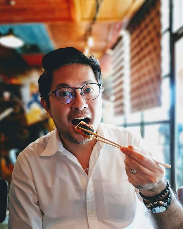 sambuenson's tweet photo. Ohayo gozaimasu! Here's hoping my monday will kick off a marvelous year! Version 37.0 launches today. Updates and patches to follow. 0 bugs detected! 😂
#motivationmonday #theadventuresofmarvelboinks #marvelite #sagittarius #iagelikewine #ageisjusta… https://t.co/0CWYqgv5GH https://t.co/izBzHZ1hGD