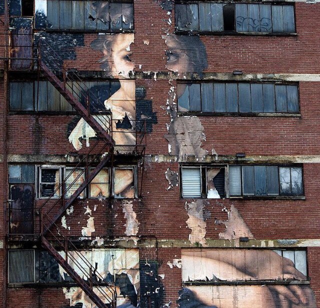 MemphoNewsLady's tweet photo. Bummer, man. The @BrooksMuseum folks warned us the @Outingsproject paper murals around town were only temporary. The elements have taken their toll on the young lady on the warehouse on Crump. Beautiful while it lasted, #Memphis! #outings_project 
📸 left: @mkerrmemphoto https://t.co/KgrGCqnKvQ
