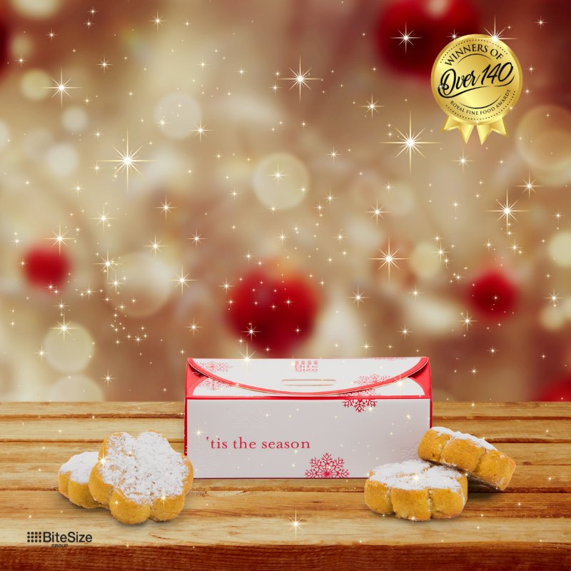 ‘TIS THE SEASON SHORTBREAD] ‘Tis the season to spread festive joy any way you can! We are loving this petite Almond Shortbread gift box from our stocking filler range! What says Christmas better than shortbread that melts in your mouth! #shortbread #giftbox #Bitesize #almond