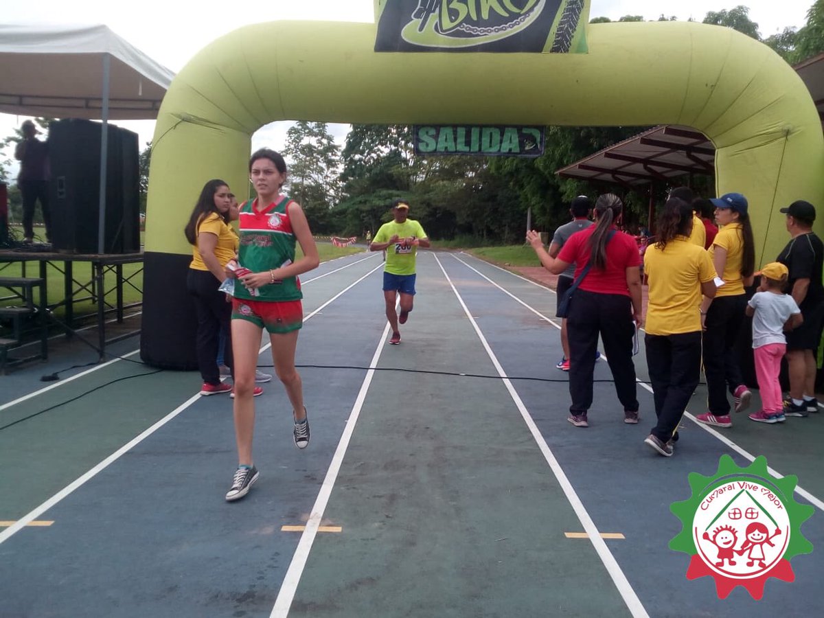 AlcCumaral's tweet photo. El Alcalde, Miguel Caro y la Coordinación de Deportes felicitan a los participantes de la Carrera Atlética Unillanos 7K dirigidos por el licenciado de la Administración #CumaralViveMejor Mauricio Beltrán Por representar a nuestro municipio en las justas locales. 

Felicitaciones https://t.co/vZteHeprMs