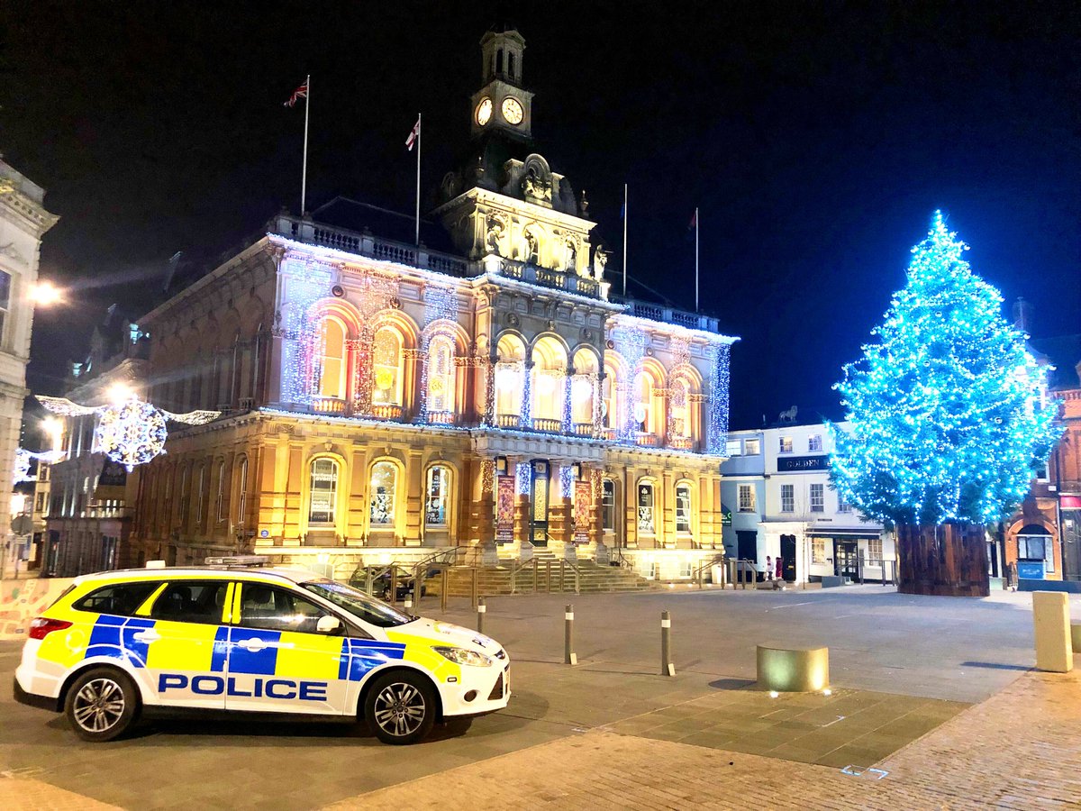 IpswichPolice's tweet photo. Christmas in Ipswich #PC1989 https://t.co/q8qNUqmI4t