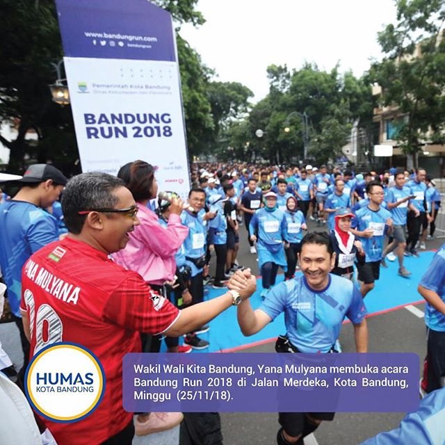 halo_bandung's tweet photo. Kang Yana Mulyana membuka acara Bandung Run 2018 di Jalan Merdeka, Kota Bandung, Minggu (25/11/18)
Dalam acara Bandung Run 2018 kali ini terdapat Kategori Run 5K dan 10K, Garis start Bandung Run 2018 di Jalan Merdeka dan finish di tempat yang sama.
#BandungRun #BandungMakinJuara https://t.co/V0TGc0MqKX