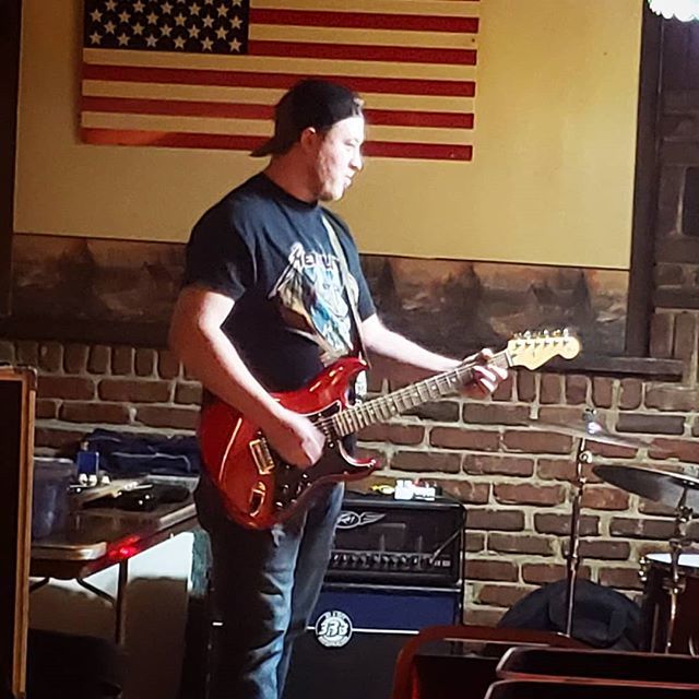 benressler's tweet photo. Good times jamming at OSL. #guitar #fender #music #jetcity #peavey https://t.co/6brbvLevQN https://t.co/IXck6DCgEI
